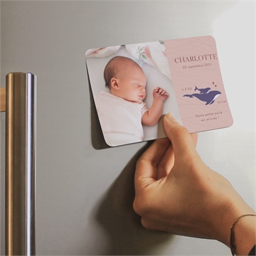Faire-part naissance jolie baleine magnet - Mise en situation