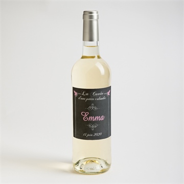 Etiquette de bouteille baptême ange en ardoise fille - Mise en situation