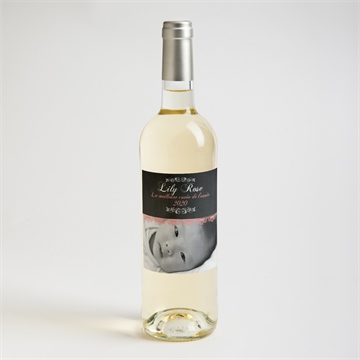 Etiquette de bouteille naissance ardoise vintage et typographie - Mise en situation