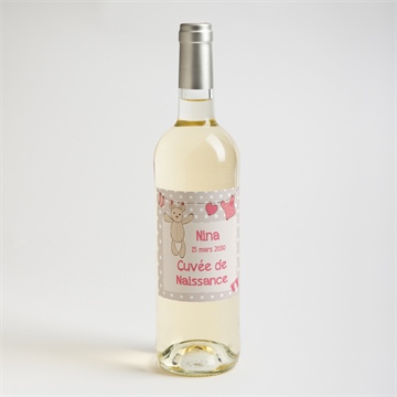 Etiquette de bouteille naissance fil à linge illustré - Mise en situation