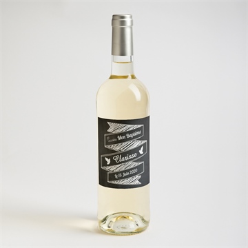 Etiquette de bouteille baptême craie sur ardoise - Mise en situation