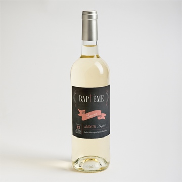 Etiquette de bouteille baptême fierté! - Mise en situation