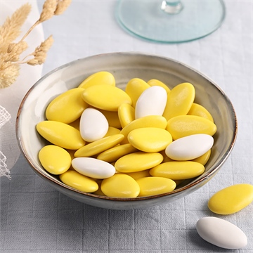 Dragées jaune mimosa pour communion - chocolat