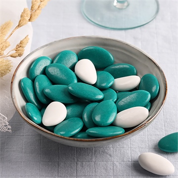 Dragées vert émeraude pour communion - chocolat - Mise en situation