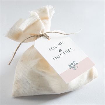 Etiquette mariage guirlande de fleurs - Mise en situation