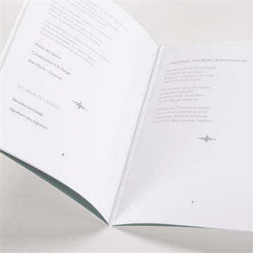 Livret de messe mariage champêtre virevoltant - Mise en situation