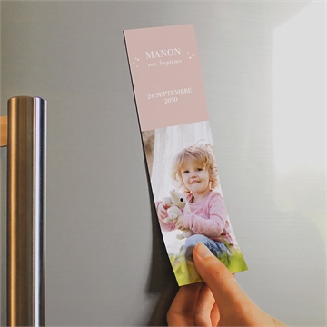 Signet baptême rose thé magnet - Mise en situation
