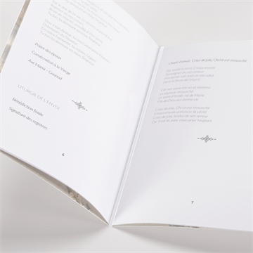 Livret de messe mariage dans le sable - Mise en situation