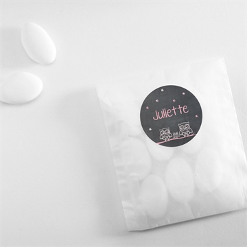 Sticker naissance elle est si chouette! - Mise en situation