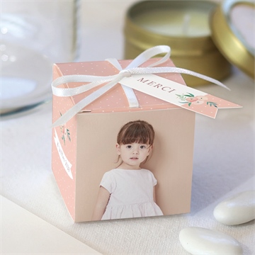 Boîte de dragées communion rose tendre dorure