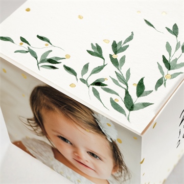 Boîte de dragées baptême décoration végétale dorure - Détail de la boîte