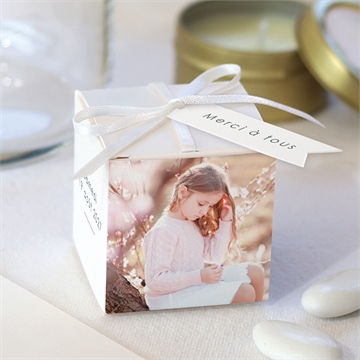 Boîte de dragées communion jour sacré cube