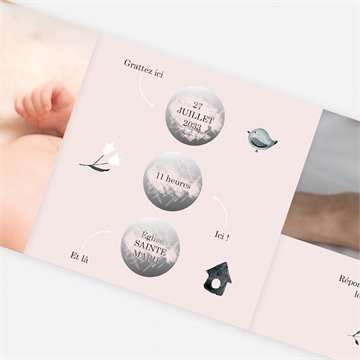 Faire-part de baptême croix couronnée accordéon - Détail du faire-part