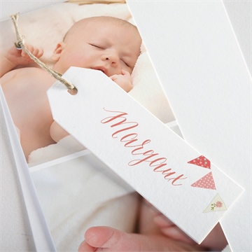 Faire-part naissance tendre guirlande trio - Détail du faire-part