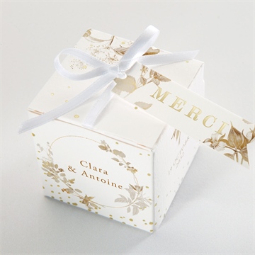 Boîte de dragées mariage délicatesse végétale dorure - Dessus de la boîte