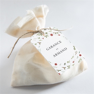 Etiquette mariage ronde fleurie - Mise en situation