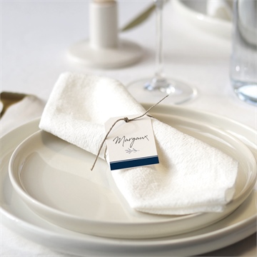 Marque-place mariage bleu romantique étiquette - Mise en situation