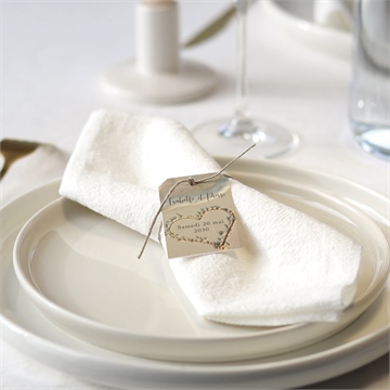 Rond de serviette mariage dans le sable plié