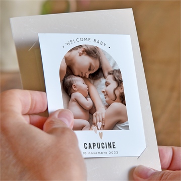 Faire-part naissance cœurs délicats - Mise en situation