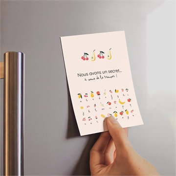 Carte annonce grossesse rébus magnet - Mise en situation