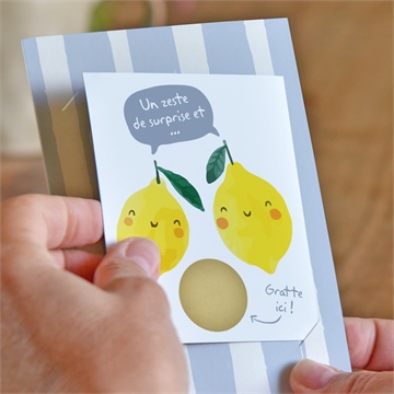 Carte annonce grossesse jeux à gratter duo - Mise en situation