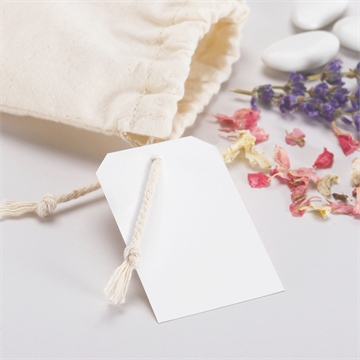 Boîte de dragées mariage création vierge pochon - Mise en situation