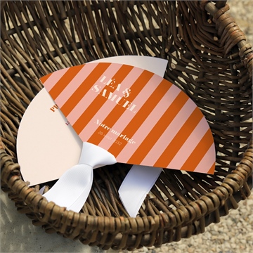 Eventail mariage orange et fuchsia - Mise en situation