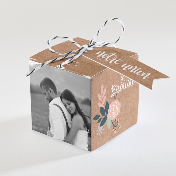 Boîte de dragées mariage délicat dénouement