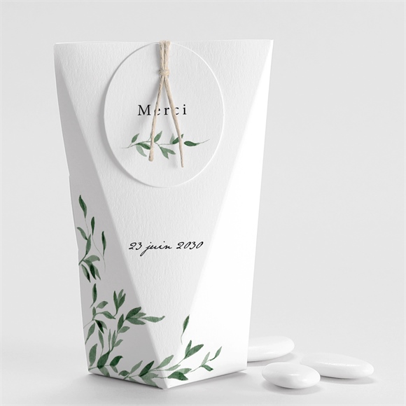 Boîte de dragées baptême décoration végétale étui