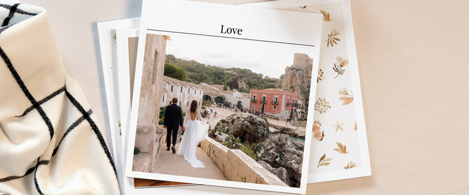 Une pile d'albums photo mariage